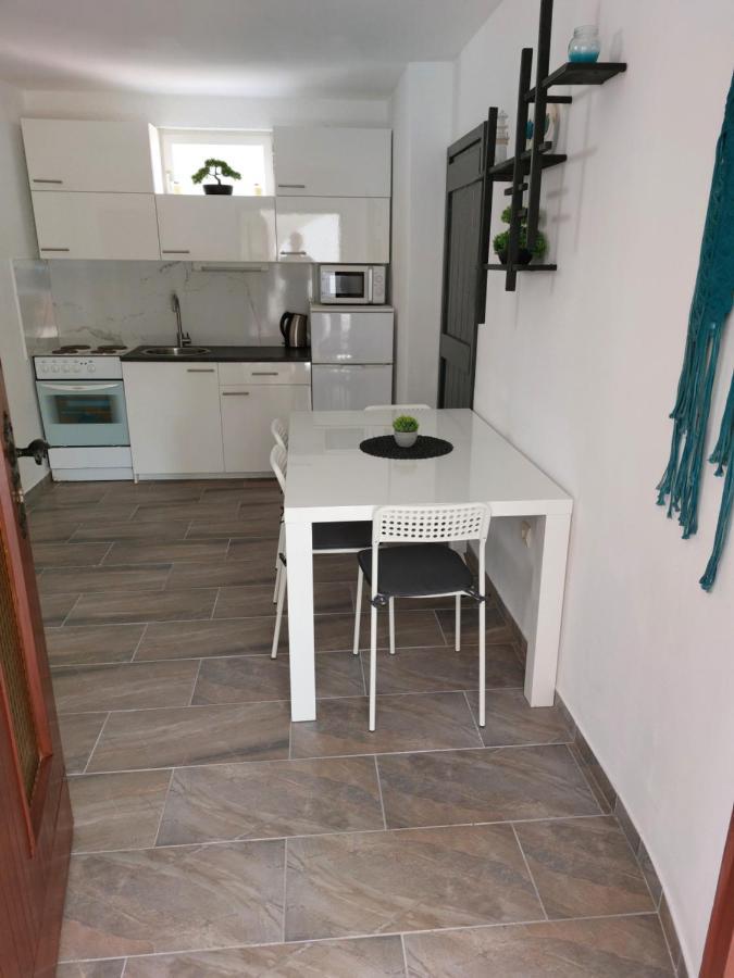 Apartments Maltasic Vir Eksteriør billede