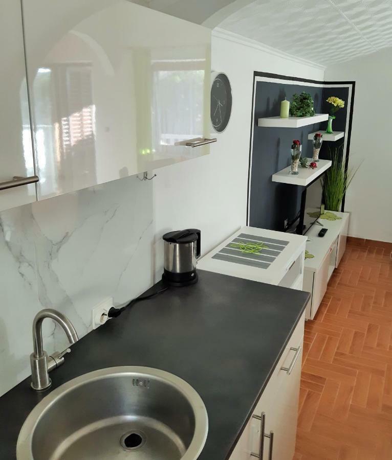 Apartments Maltasic Vir Eksteriør billede